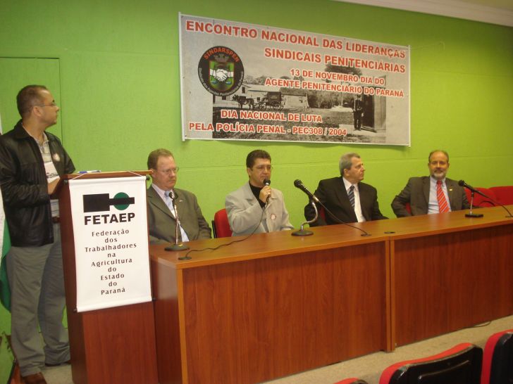 I Encontro Nacional das Lideranças Sindicais Penitenciárias, em Curitiba (nov/2008). Entre os presentes, Coronel Amauri Meireles